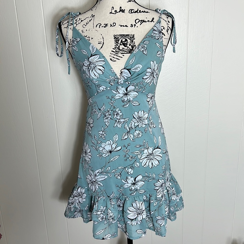 Pink Lily Blue Floral V-Neck Dress